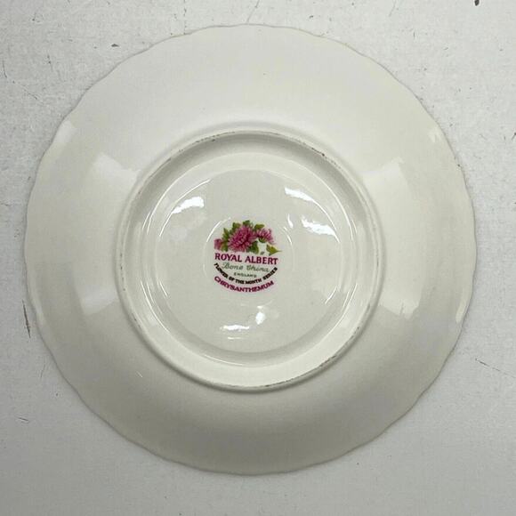 Royal Albert November Teacup & Saucer Set Chrysanthemum Month Flower  Bone China - Picture 10 of 16